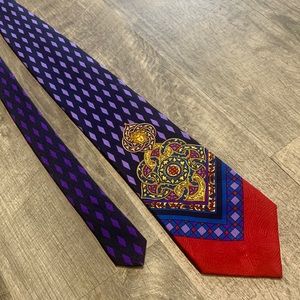 Gianni Versace vintage Medusa silk tie
